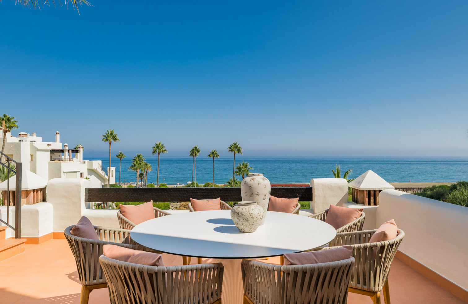 Bahia del Velerin, designer penthouse interior with sea views, Estepona East